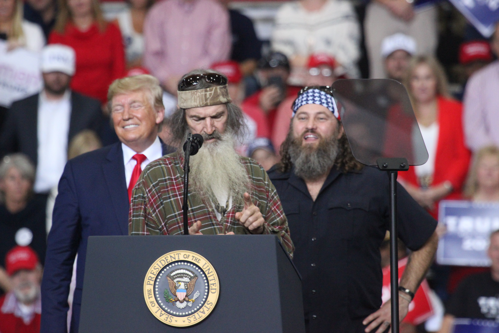 "Duck Dynasty" star Phil Robertson counts on his fingers the reasons he supports Trump