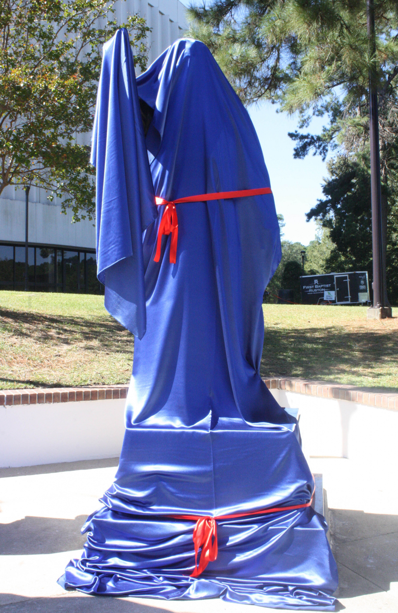 Statue of Barmore before unveiling