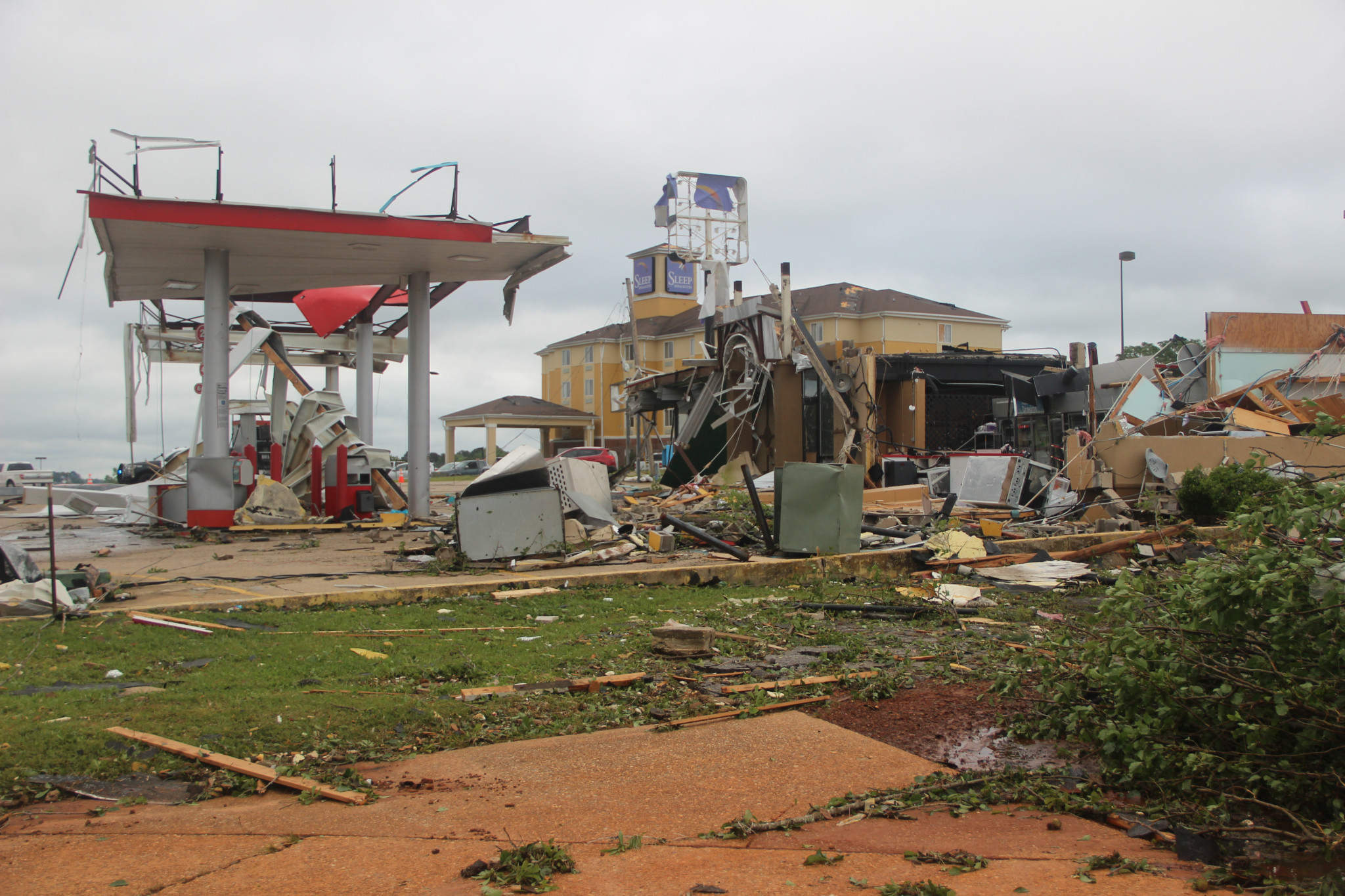 Pow Wow gas station — April 25